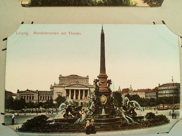 /Germany/DE_Place_1900-1949_Leipzig. Mendebrunnen mit Theater.jpg